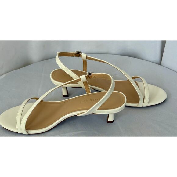 Journee Collection Women's Jemry Kitten Heel Sandals White Size 10M NWT - Picture 5 of 6
